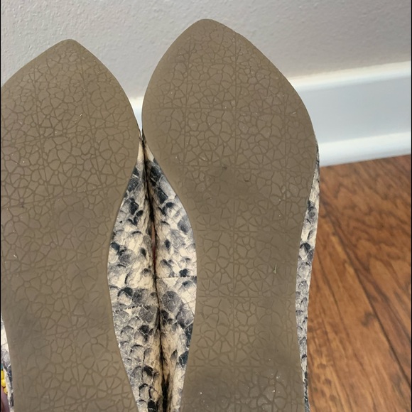 Worn Once Steve Madden Snake Pointy Flats - Picture 5 of 6